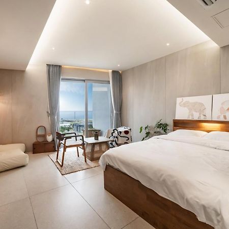 Goseong Gyeoulbada Ocean View Pension Екстериор снимка