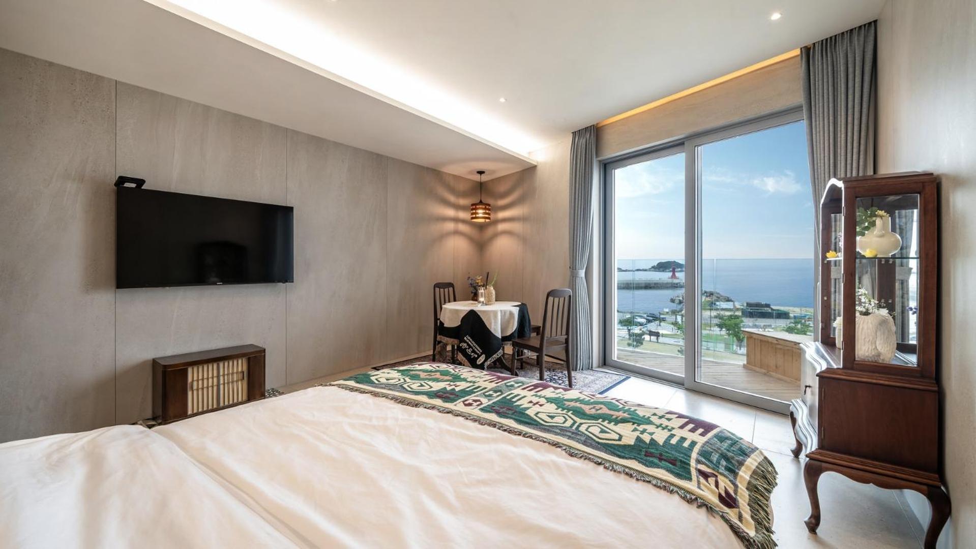 Goseong Gyeoulbada Ocean View Pension Стая снимка