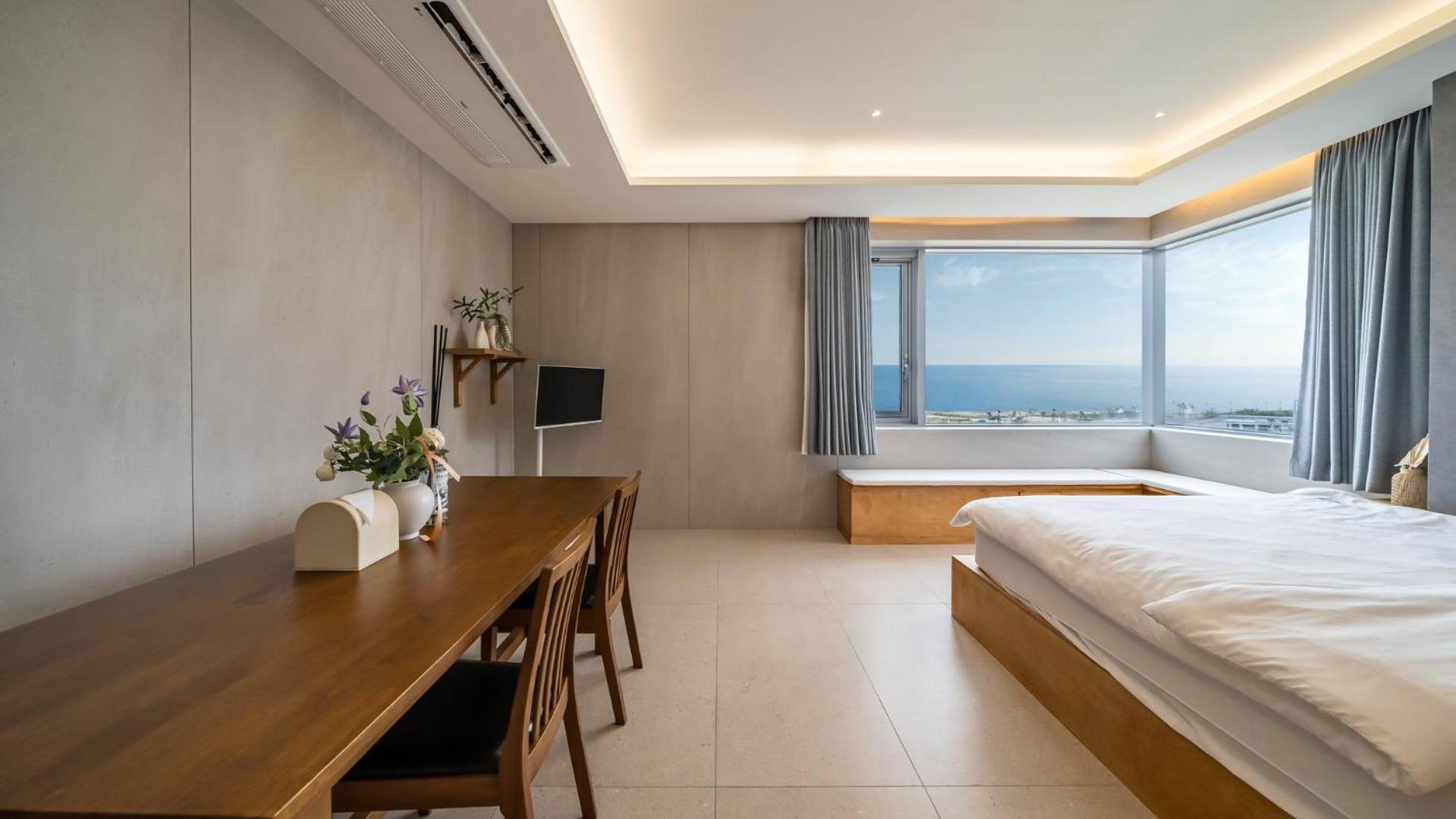 Goseong Gyeoulbada Ocean View Pension Стая снимка