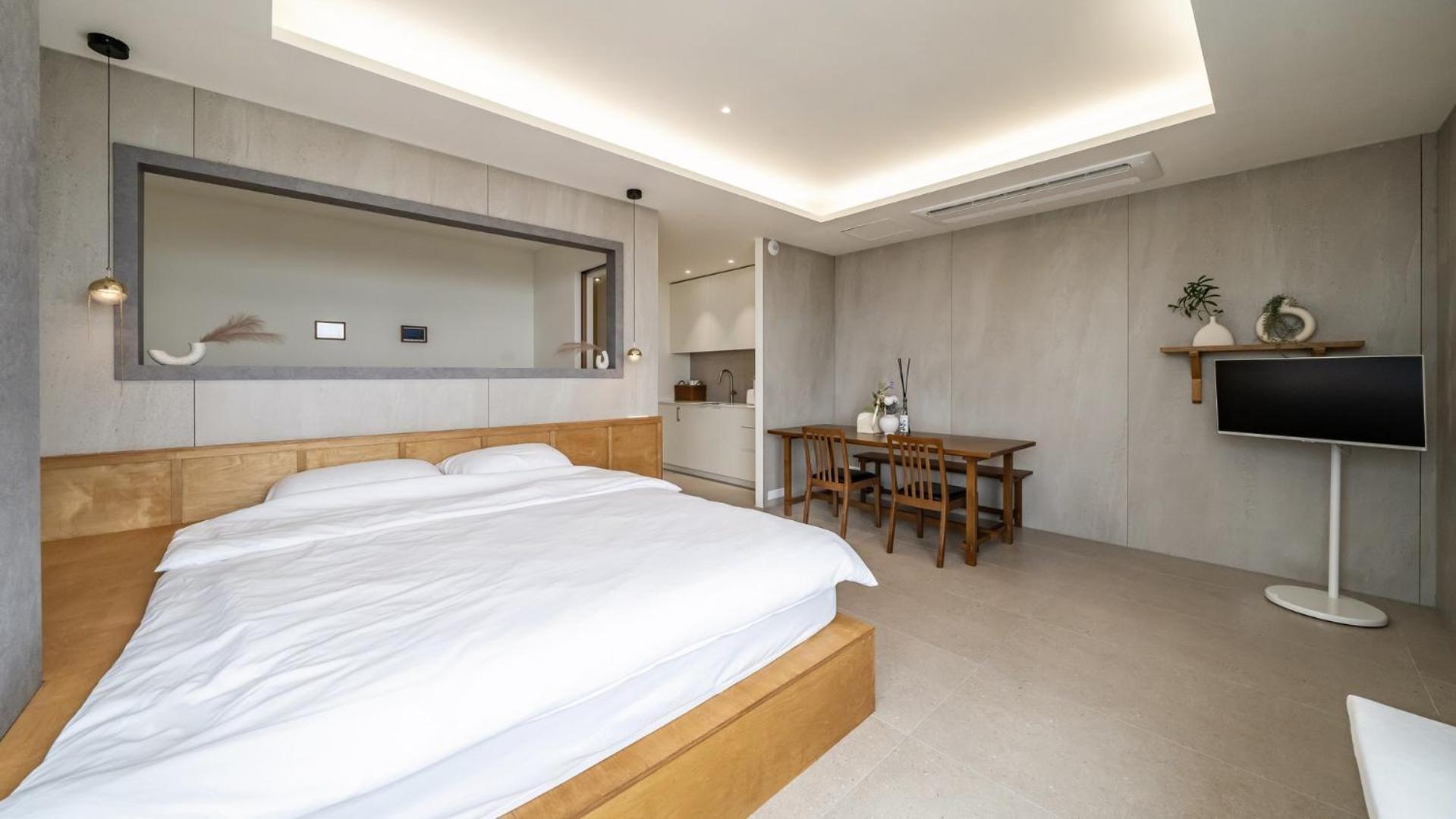 Goseong Gyeoulbada Ocean View Pension Стая снимка